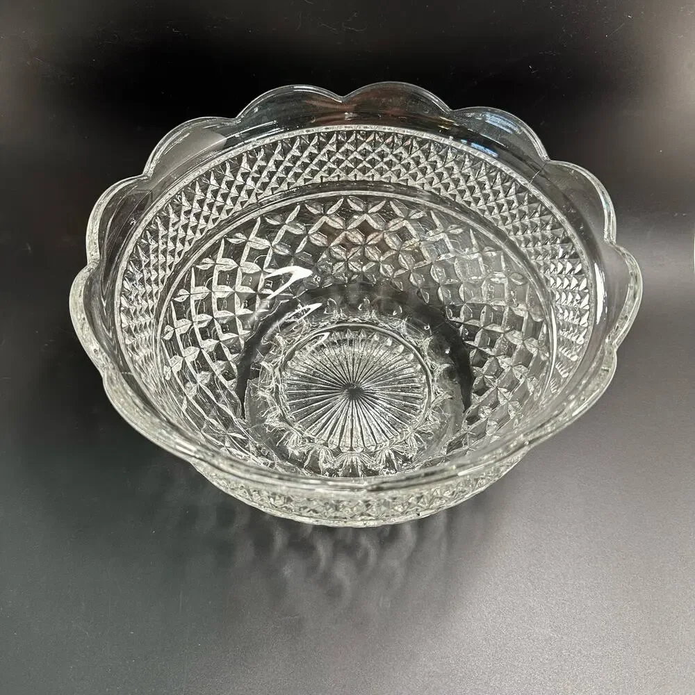 Vintage Serving Chip Bowl in Wexford Pattern by Anchor Hocking 10